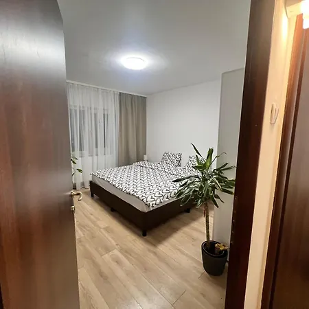 Manolaire Park Apartment Bucharest